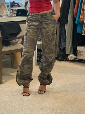 Vintage INC low rise camo cargo pants Size 2